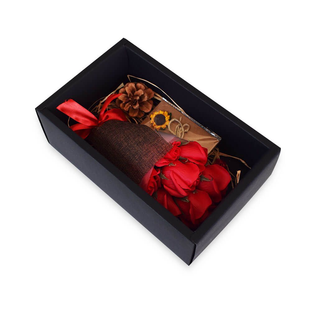 Red Rose Black Box – 7 Κόκκινα Τριαντάφυλλα σε Μαύρο Κουτί – Μια Ρομαντική Έκπληξη