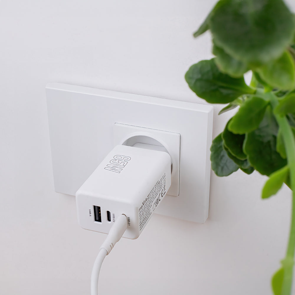 Maxlife MXTC‑08 (65ACC) Φορτιστής Επιτραπέζιος, 2× USB‑C & 1× USB‑A, 65 W – Λευκό