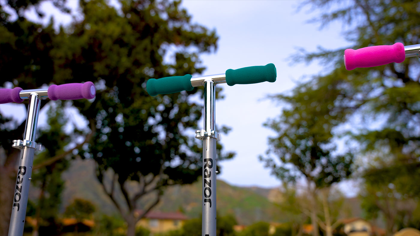 Razor Rollie Τρίτροχο παιδικό πατίνι με αφαιρούμενο καθισματάκι για παιδιά 2,5+ ετών σε χρώμα ροζ