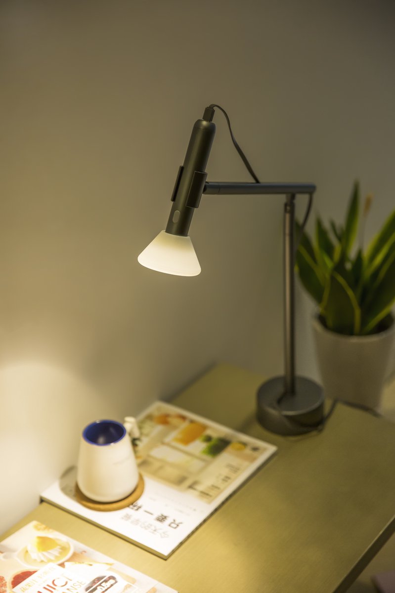 Allocacoc® FlashLight |DeskSpot| warm Επαναφορτιζόμενος Φακός LED με βάση γραφείου (γκρι)