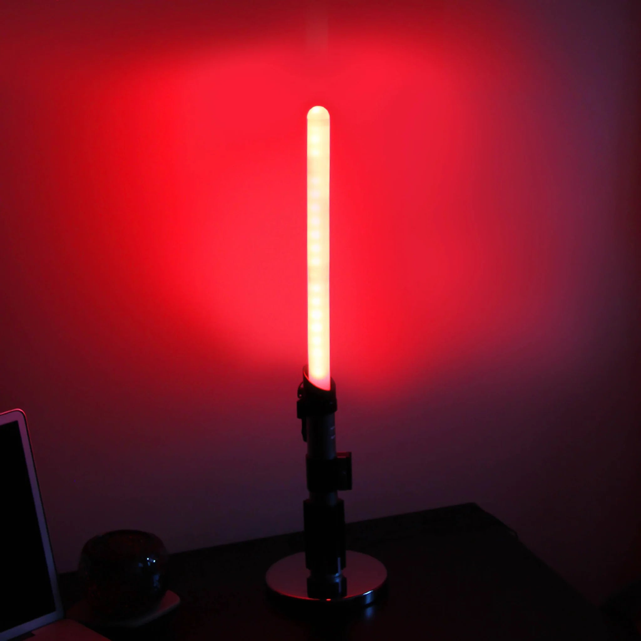 The Source - Star Wars 3DL Darth Vader Light Saber Table Lamp- Επιτραπέζιο Φωτιστικό σε σχήμα Φωτόσπαθο
