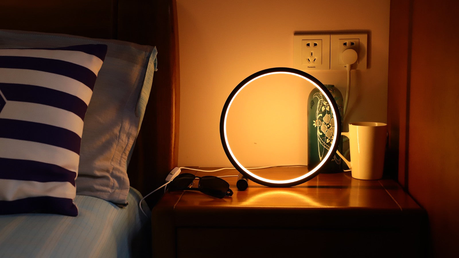 Designnest Round Table Lamp |Heng| Touch Σφαιρική διακοσμητική λάμπα διαμέτρου 25 εκατοστών με ροοστάτη αφής (Μαύρο)