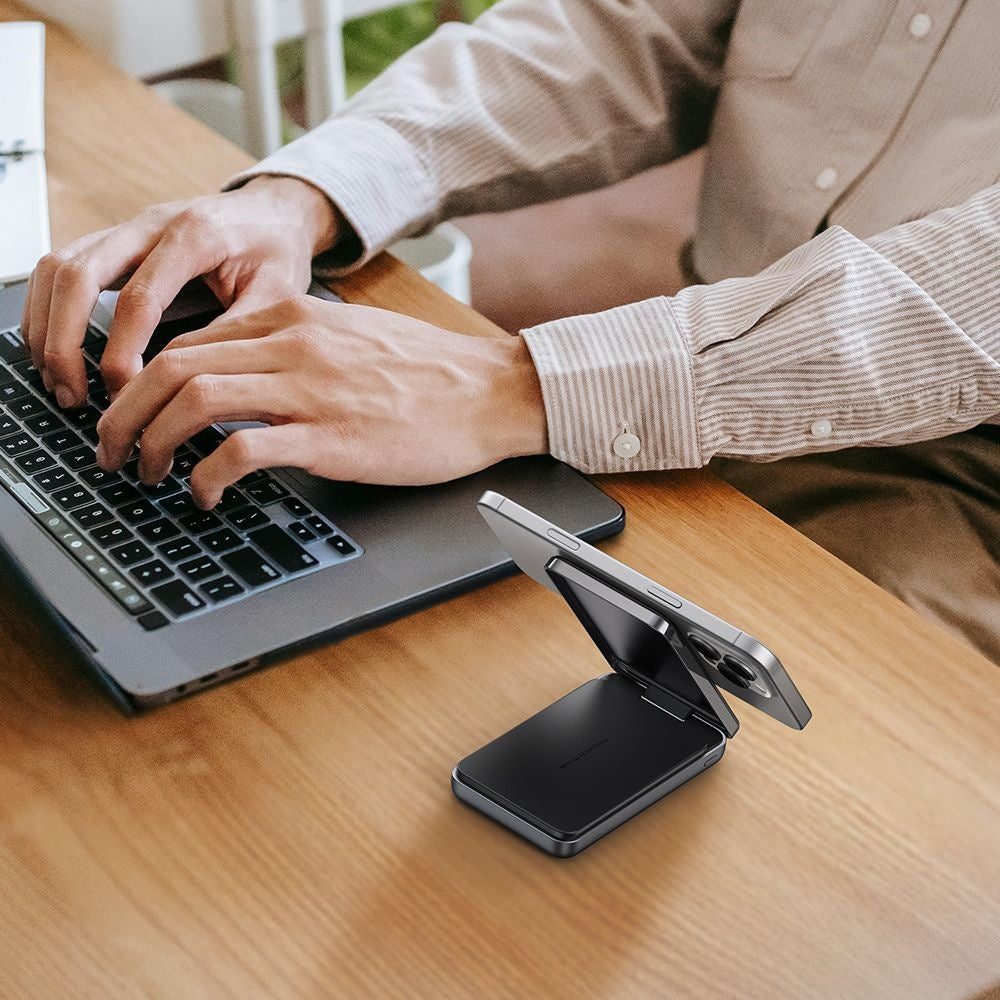 Mcdodo - 2in1 Magnetic Power Bank (MC-6310) - Foldable Phone Stand, Qi2, 10000mAh, 20W, LED Indicator - Black