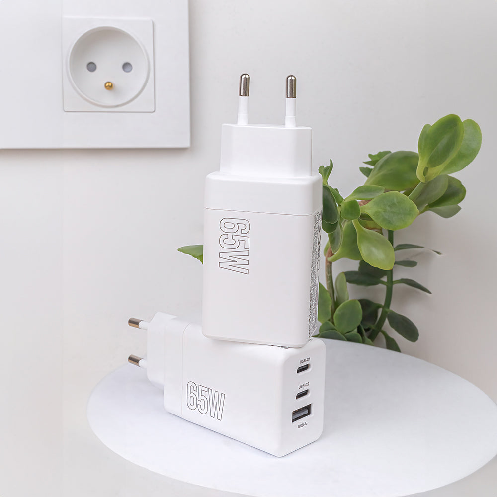 Maxlife MXTC‑08 (65ACC) Φορτιστής Επιτραπέζιος, 2× USB‑C & 1× USB‑A, 65 W – Λευκό