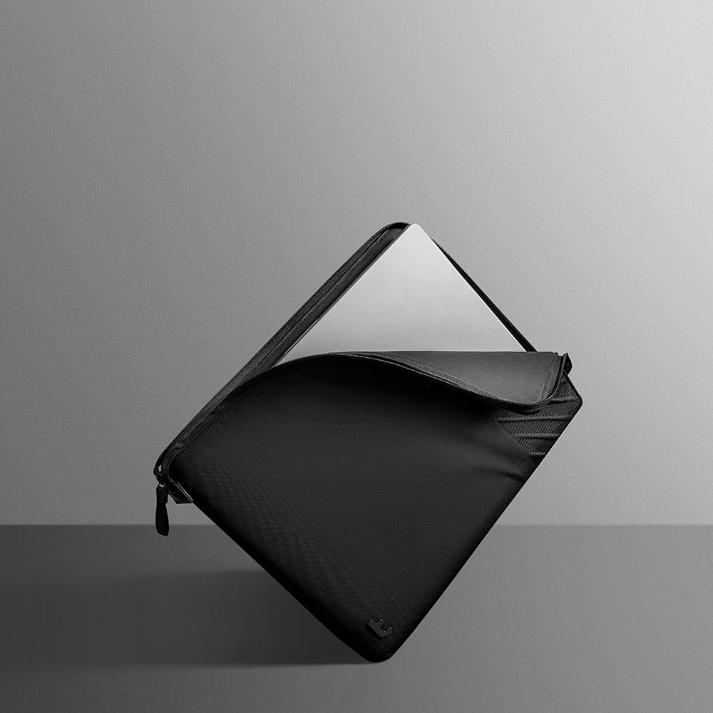 Tomtoc - Voyage Laptop Sleeve (A10F2D1) - 45° Diagonal Lines, Water-Resistant, 16" - Black