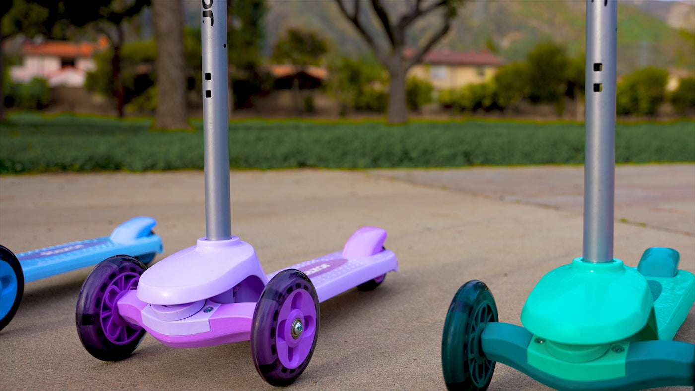 Razor Rollie Τρίτροχο παιδικό πατίνι με αφαιρούμενο καθισματάκι για παιδιά 2,5+ ετών σε χρώμα ροζ