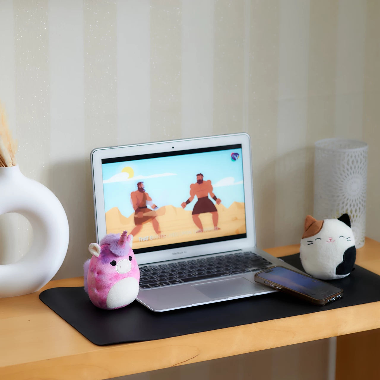 Lazerbuilt Squishmallows Lola the Unicorn – Plush Speaker Bluetooth Ηχείο με Λούτρινη Υφή