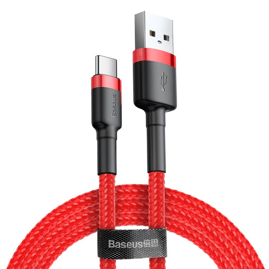 Το καλώδιο Baseus Cafule USB-A/USB-C QC 3.0 3A σε κόκκινο χρώμα, με μαύρες πινελιές και πλεκτό σχέδιο πλεκτό ύφασμα νάιλον, προσφέρει ανθεκτικότητα και ενσωματώνει την τεχνολογία RapidCharge. Ένας μαύρος ιμάντας με την επωνυμία Baseus το κρατά όμορφα κουλουριασμένο.