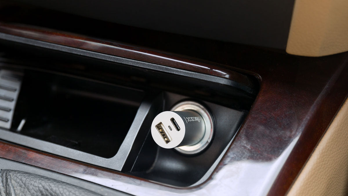 Designnest CarCharger |USB-C| Διπλός USB φορτιστής αυτοκινήτου (ασημί)